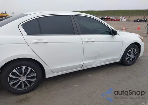 2011 Honda Accord 2.4 Lx z USA, uszkodzony, nr VIN 1HGCP2F37BA051404